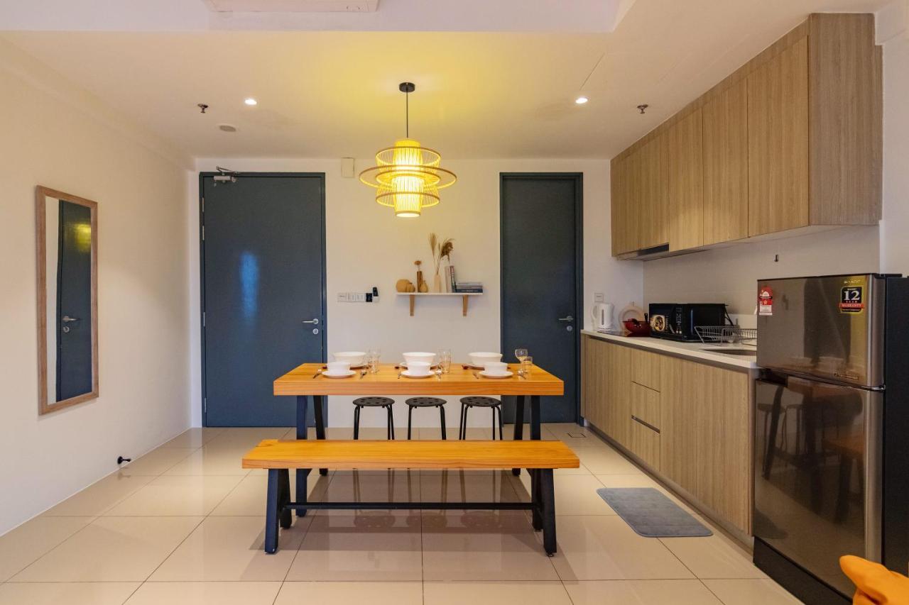 Tropicana 218 Macalister X Airlevate Suites George Town Ngoại thất bức ảnh